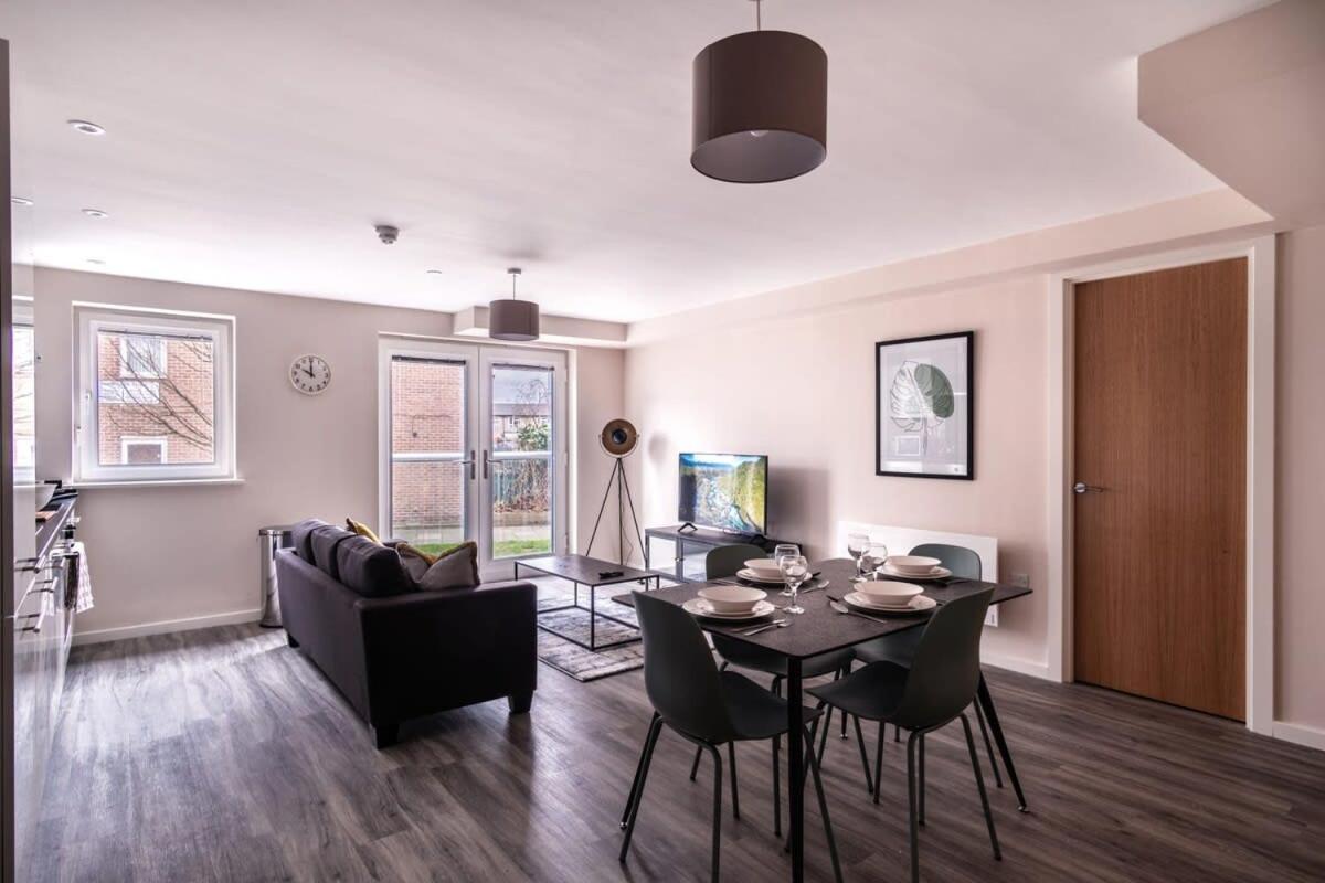 Modern & Spacious 2 Bed Apartment In Манчестер Екстер'єр фото